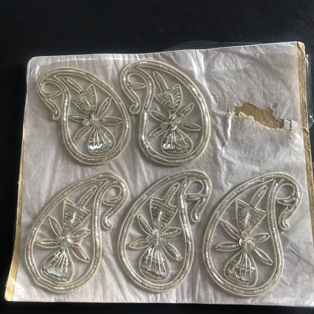 Beautiful Paisley Design Appliqués (5)
